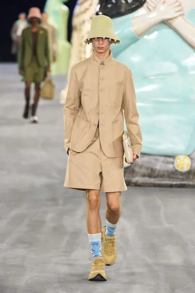 Look 29